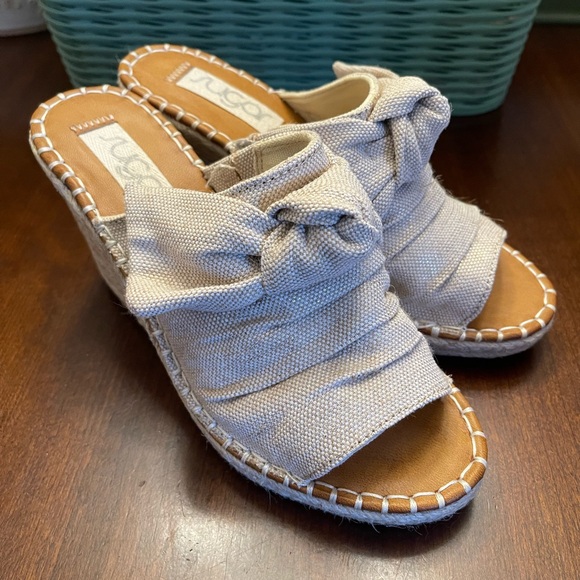 NWOT Sugar Cream Mules with Comfort Footbed - Picture 3 of 8